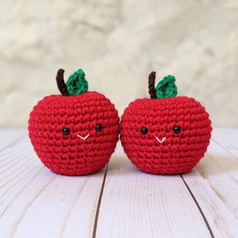 Crochet Apple Amigurumi Pattern, Graduation 2021 Apple Pattern, DIY Graduation Gift Apples